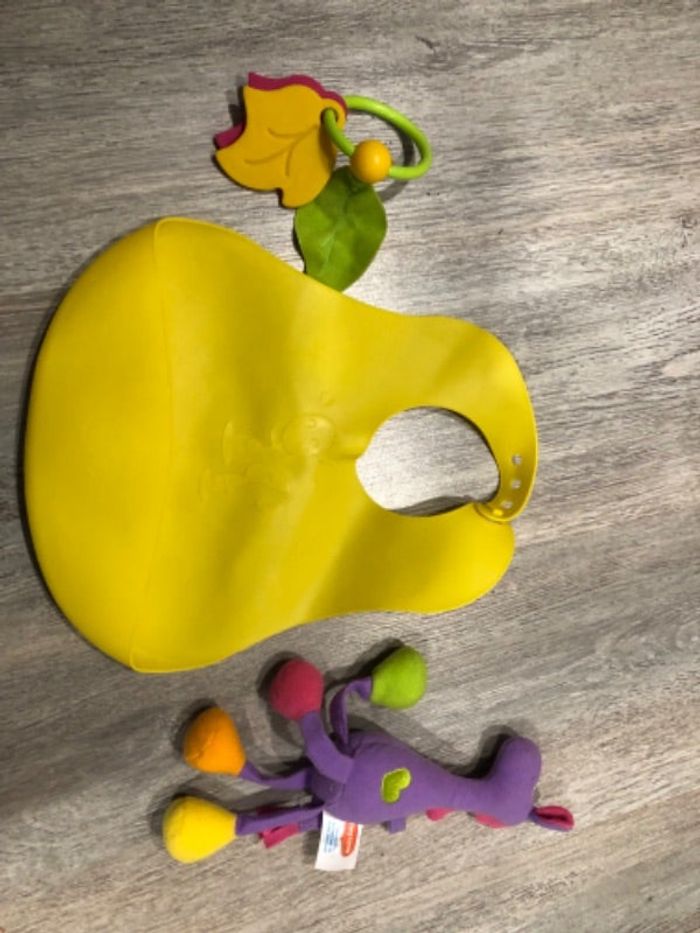 Bavoir bavette jeux bébé