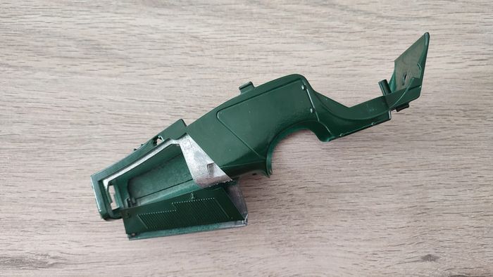 Carcasse verte pièce détachée miniature jaguar SS 100 1937 1/18 burago #B62 - photo numéro 4