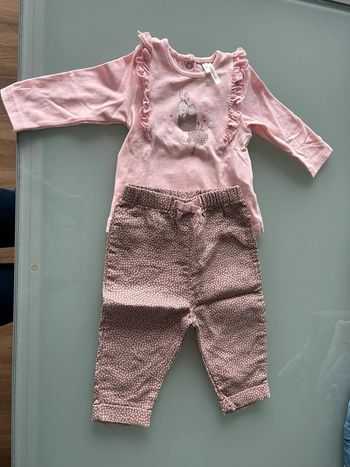 Ensemble teeshirt et pantalon