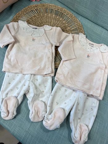 Lot 2 pyjamas jumelles taille 1 mois
