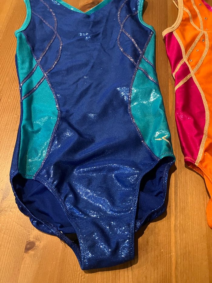 Lot 2 justaucorps brillants - photo numéro 6