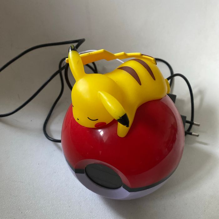 Radio réveil pikachu . - photo numéro 2