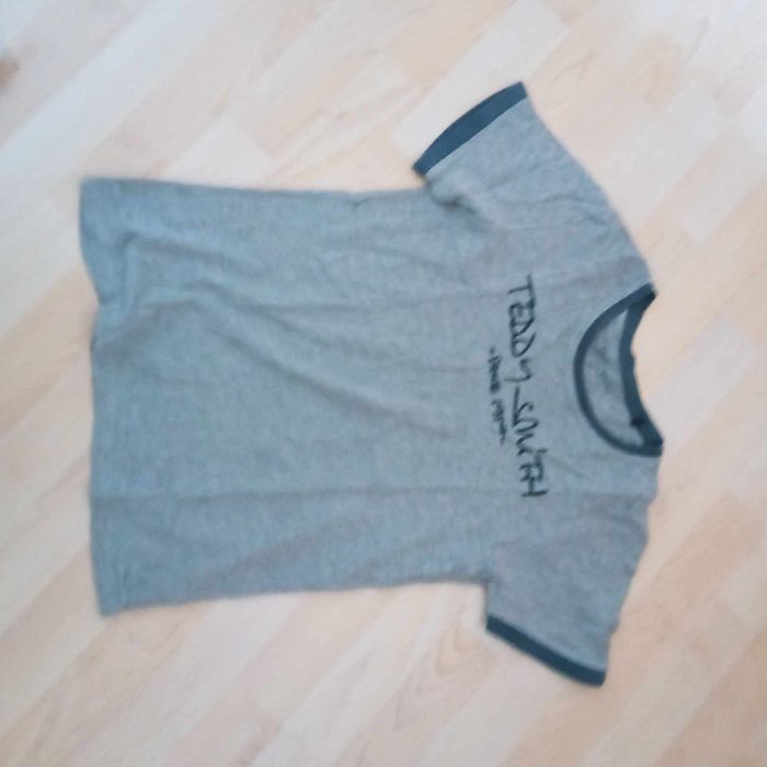 tee-shirt