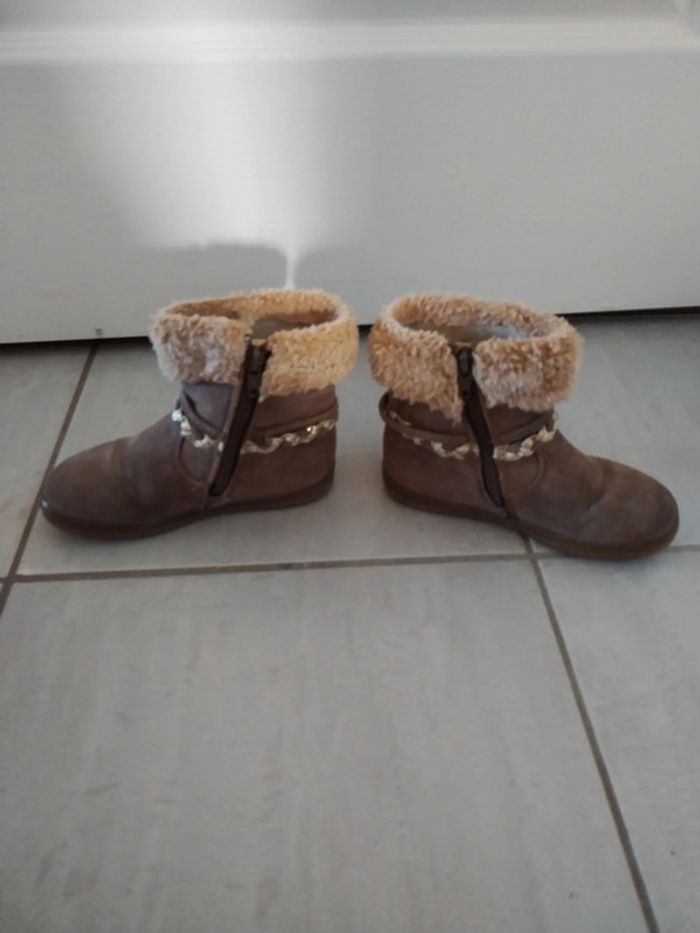 Bottines Daim portée quelques fois pointure 28 - photo numéro 4