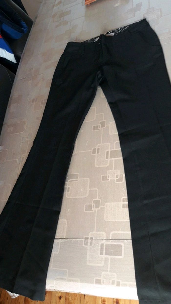 Pantalon noir de chez Jennifer