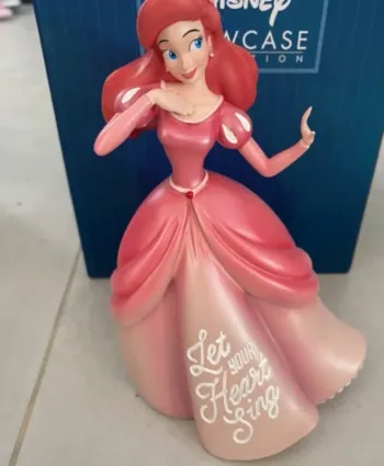 Figurine disney ariel expression