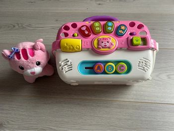 Petit chat et sa box magique vtech