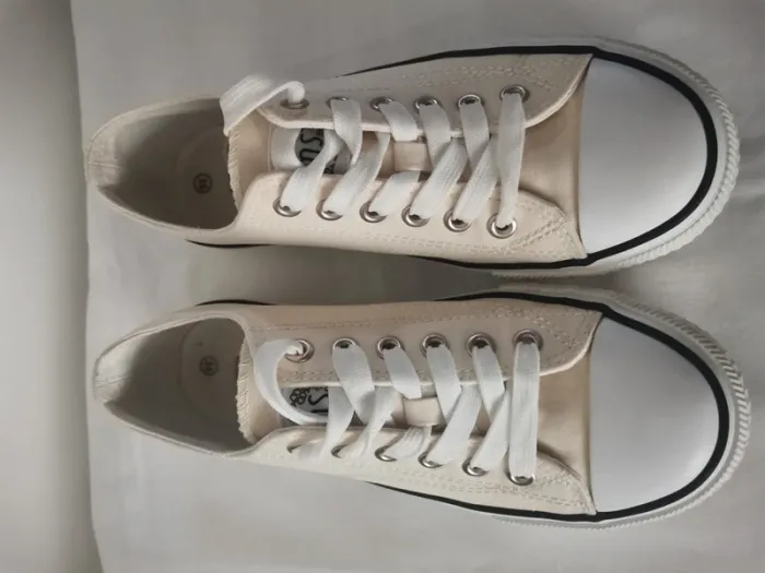 Chaussures toile type converse 36 - photo numéro 7