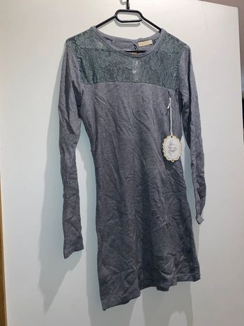 Robe avec dentelle S/M neuve avec étiquette