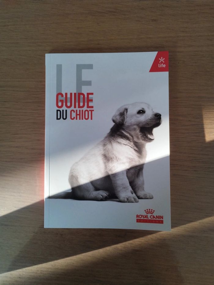 Livre le guide du chiot royal canin