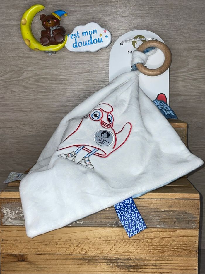 DRS49 doudou JO Paris 2024