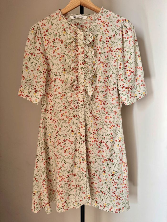 Robe fleuris boutons M Zara - photo numéro 10