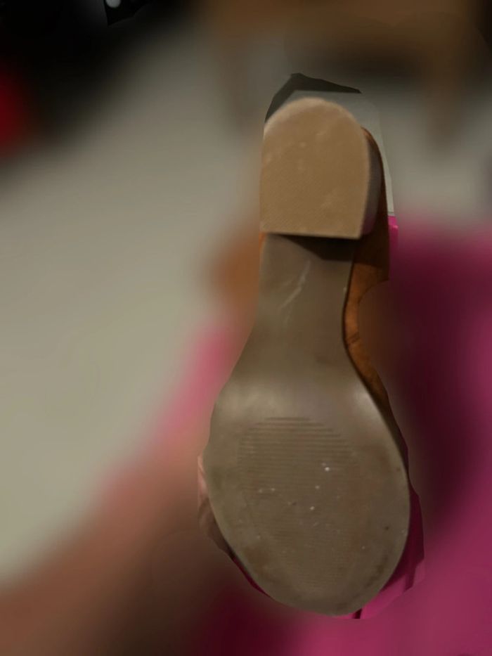 Vends bottines en suédine camel - photo numéro 3