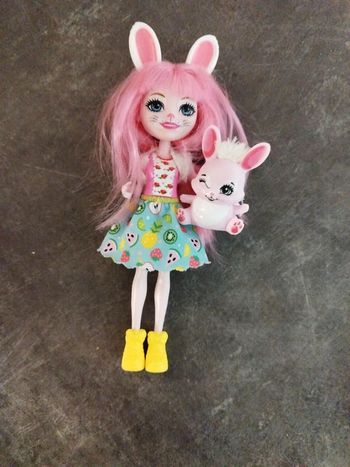 Poupée enchantimals lapin