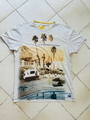 T-shirt blanc à motifs manches courtes