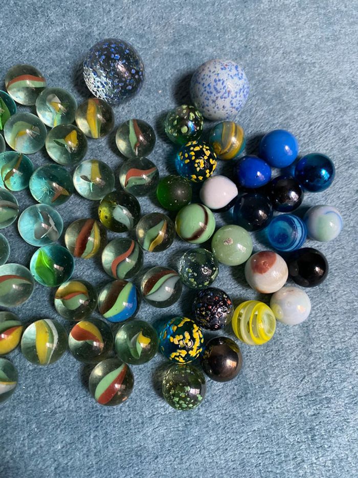 Lot de 80 billes et galots en verre pour jouer. - photo numéro 3