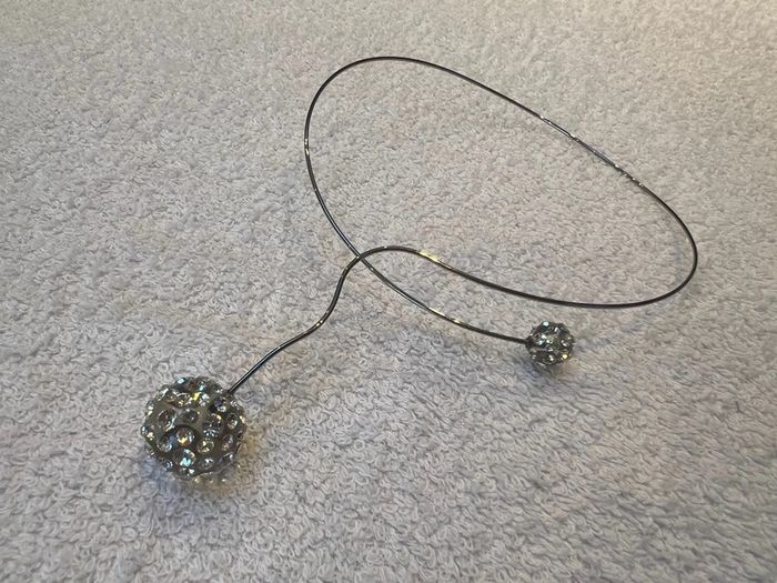 Collier cristaluna saturno en cristal acrylique transparent swarovski 200 513 00 neuf