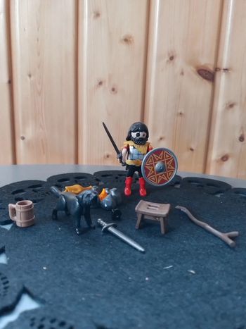 Playmobil guerrier barbare avec chien ref 4769