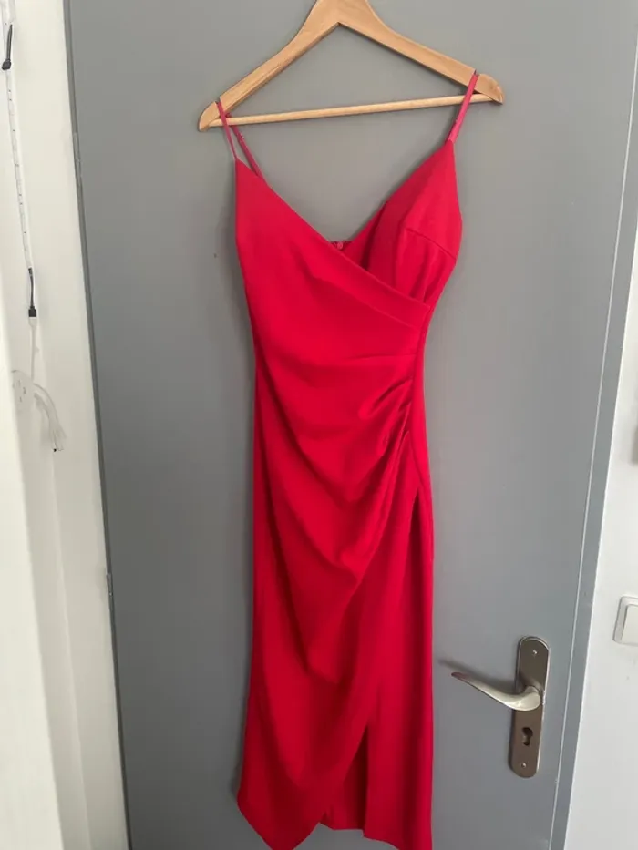 Robe de soirée fendue - photo numéro 3