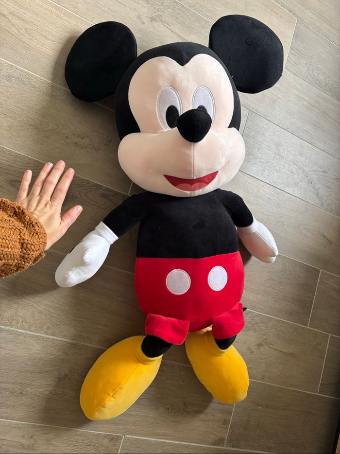 Énorme peluche Disney Mickey Mouse - photo numéro 4