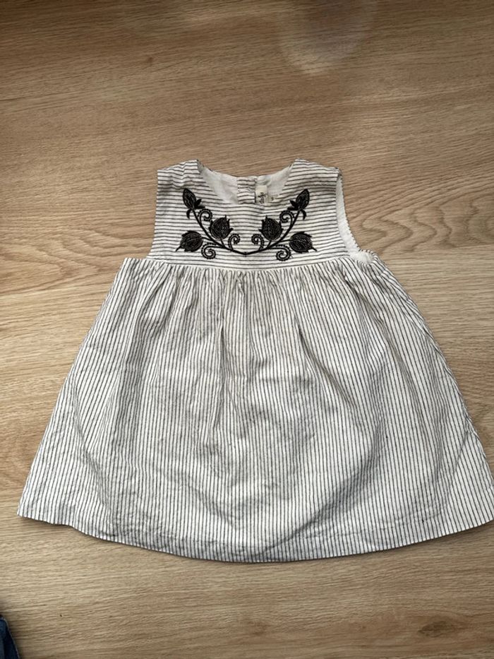Robe 6 mois - photo numéro 3