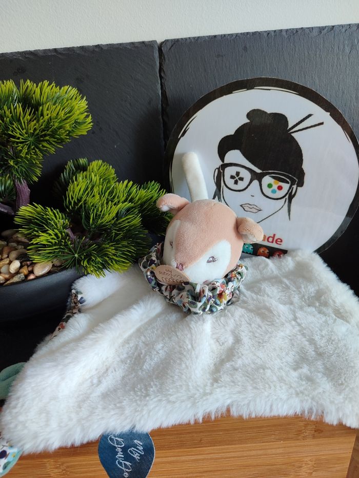 doudou et compagnie boule biche faon beige blanc fleur vert dc3939 bleu fourrure