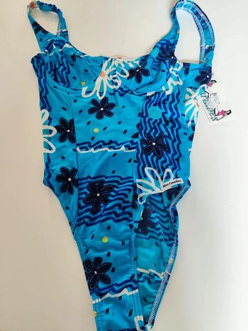 Maillot de bain une pièce avec des fleurs Miss Caraibes Taille 2