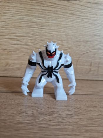 Figurine type lego Anti-Vénom Spiderman Marvel
