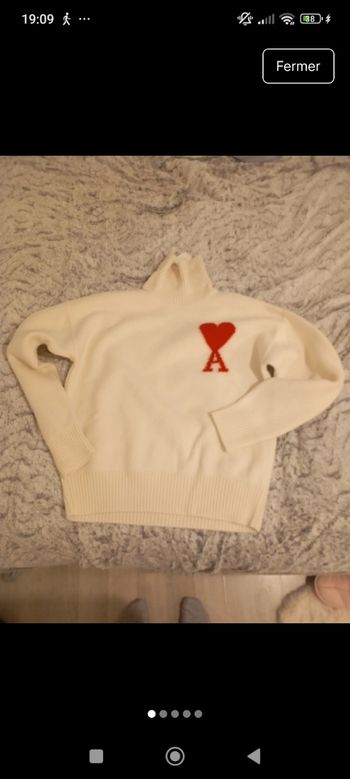 Pull d'hiver Ami blanc cassé avec coeur rouge 