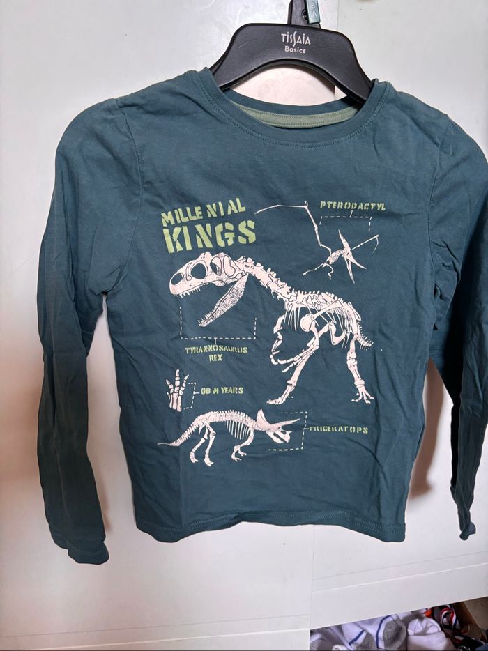 TEE shirt manche longue dinosaure