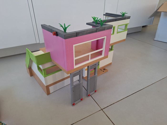 Maison moderne playmobil avec piscine et voiture - photo numéro 8