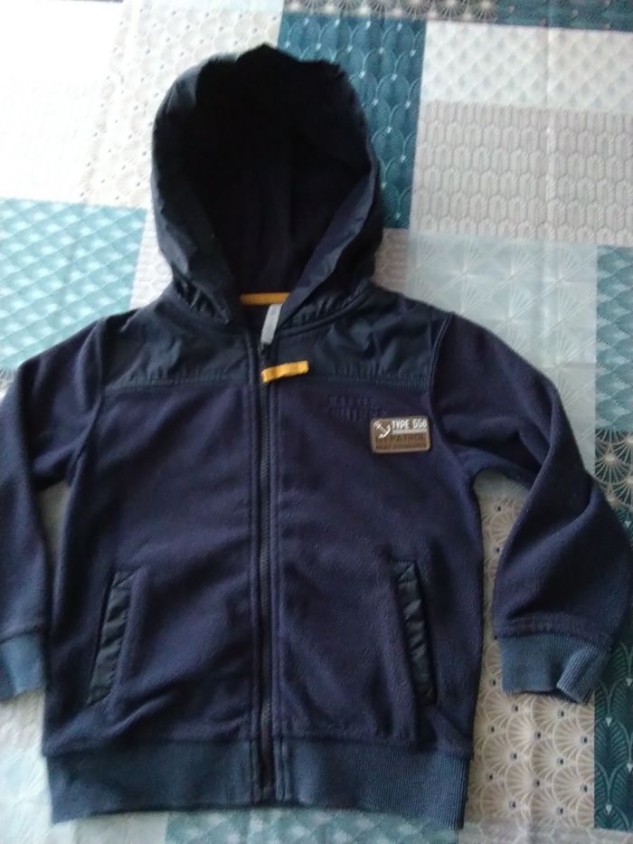 Sweat/ blouson 5 ans