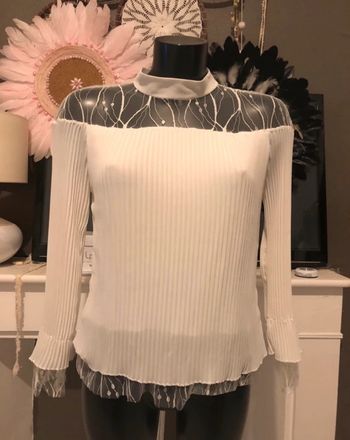 Joli haut blanc voile