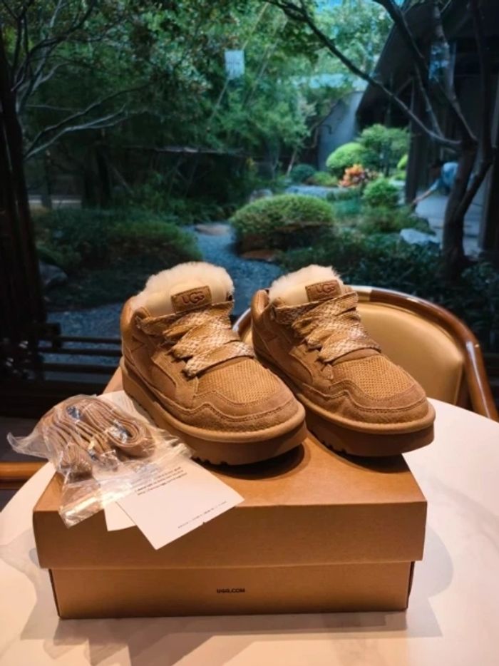 Bottes de neige UGG, pointure 38