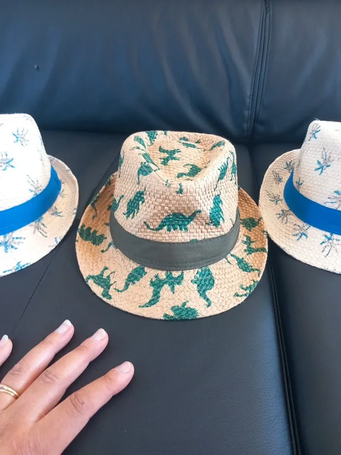 Lot chapeau enfant taille 52-53-55-54 - photo numéro 3