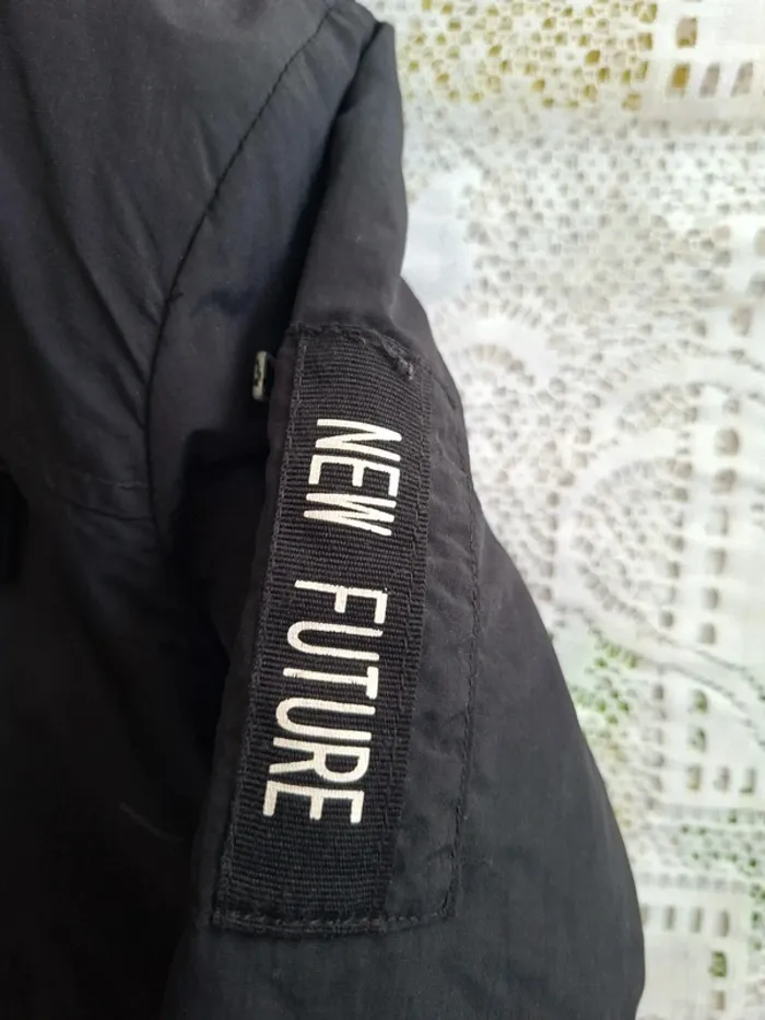Blouson aviateur garçon  - Kiabi 6 ans - Capuche fausse fourrure , en très bon état - photo numéro 2