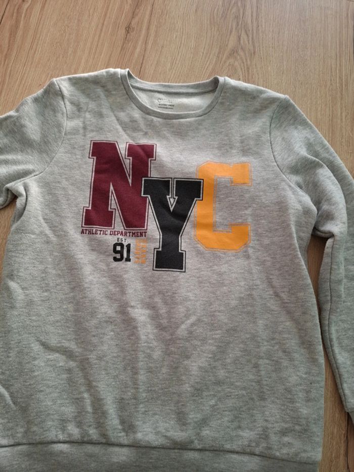Sweat primark taille 10-11 ans en très bon état - photo numéro 2