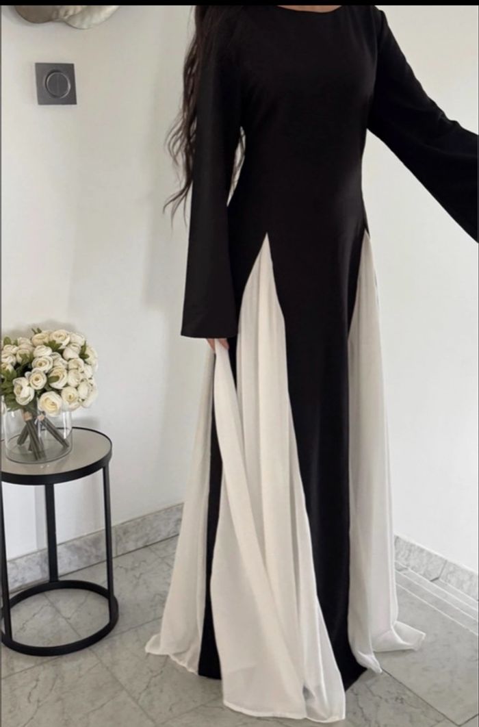 Robe noir et blanche neuve parfaite pour de belles occasions - photo numéro 3