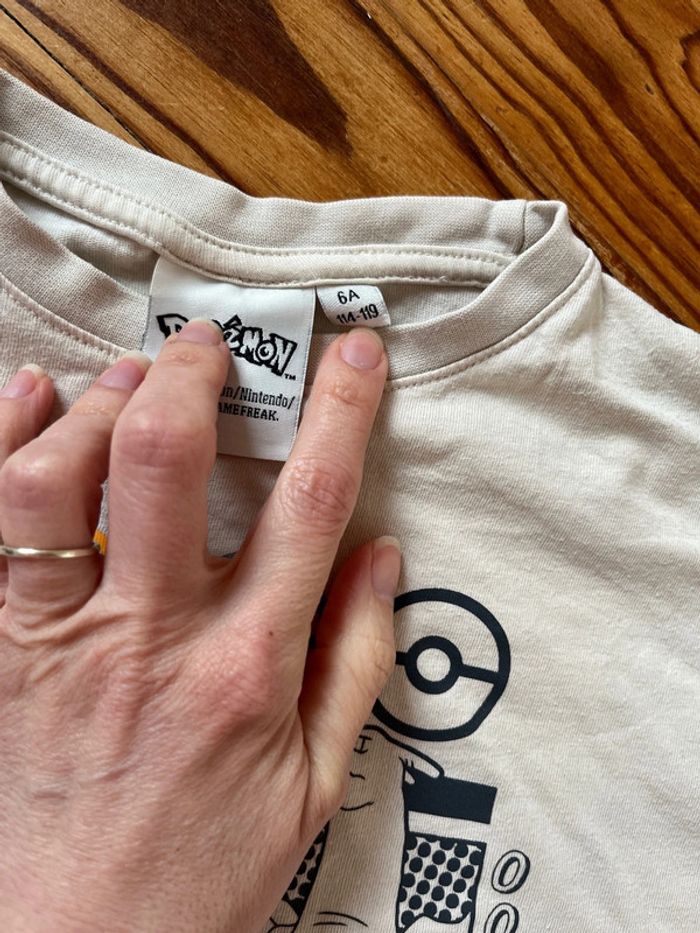 TEE shirt manches longues Pokémon 6 ans - photo numéro 2