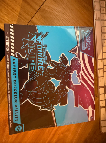 ETB pokemon 10.5 Foudre noire