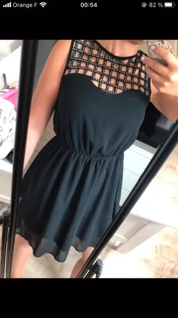 Robe noire légère voile strass