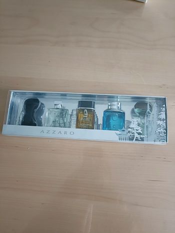 COFFRET AZZARO LONG 5 MINIATURES TROIS DE 7ML ET DEUX DE 5ML