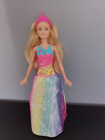 Barbie Dreamtopia Princesse Arc en Ciel