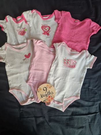 Lot bodies MC 9 mois