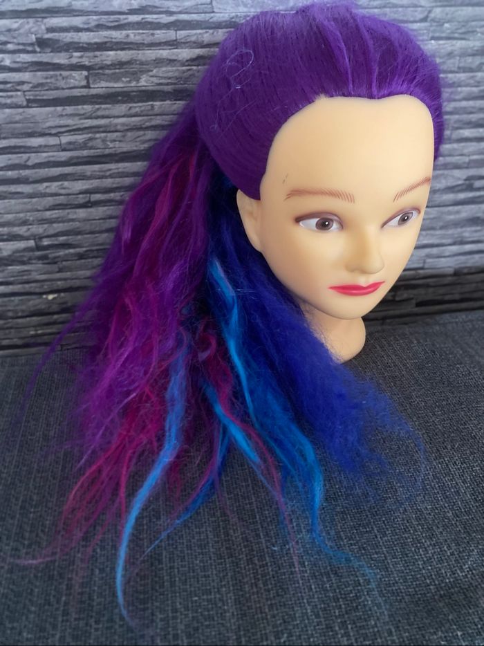 Tête à coiffer coiffure cheveux longs mangas