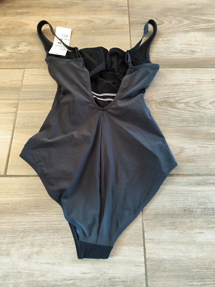 Maillot de bain une pièce noir rayé blanc haut avec armatures Rosa Faia Taille 40 - photo numéro 2