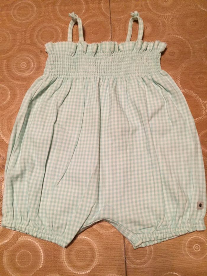 Combinaison Petit Bateau, coloris vichy bleu et blanc. Taille 12 mois.
