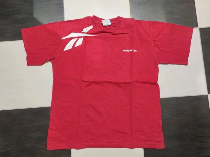 T short homme taille S Reebok rouge