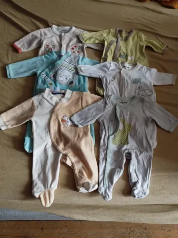 Lot 6 pyjamas naissance