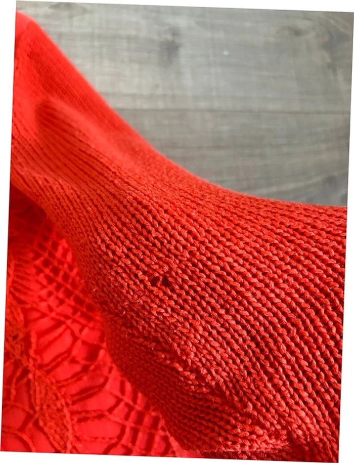 Pull orange avec dentelle et manches 3/4 Bréal taille 36 bon état (petit défaut) - photo numéro 15